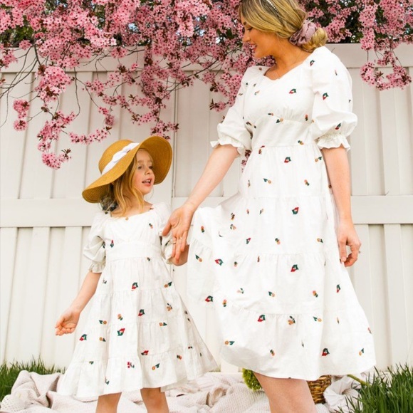 SOLD Ivy City Co Chloe Bloom Dress - Picture 2 of 9